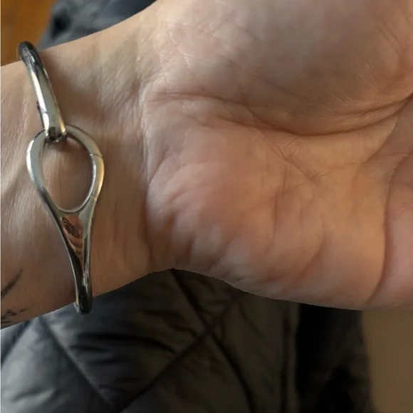 Gucci Stainless Steel bangle watch - Picture 3 of 9